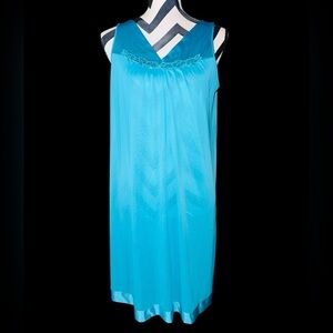 Vintage Vanity Fair Aqua Blue Sz L Nylon Embroidered Long Nightgown Sleeveless